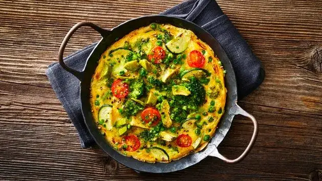 Szybki przepis na zdrowy omlet, który zmieni twoje poranki na lepsze