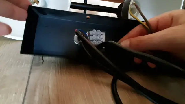 Jak podłączyć żyrandol z 6 żarówkami? Poradnik krok po kroku