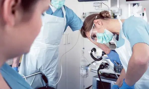 Ile trwa badanie kolonoskopia ze znieczuleniem? Czas i co wiedzieć