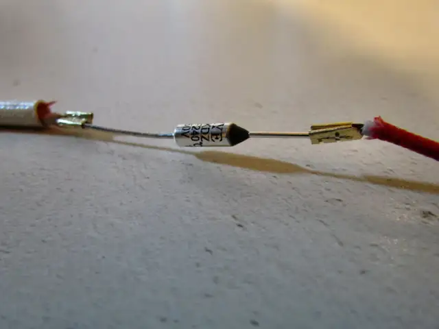 Jak sprawdzić bezpiecznik termiczny miernikiem i uniknąć problemów