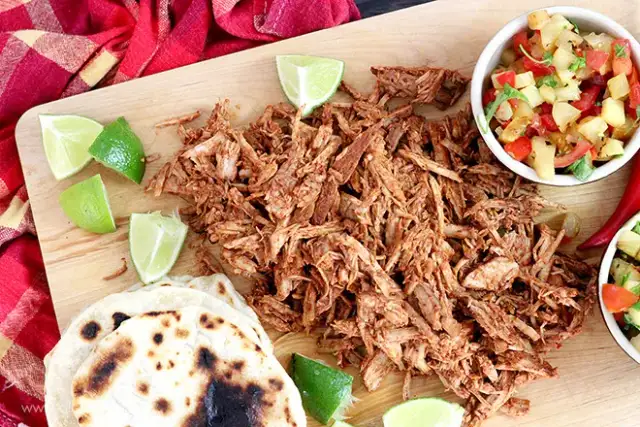 Idealna szarpana wieprzowina: przepis krok po kroku i sekrety