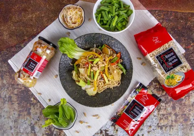 Jak zrobić chiński makaron w 20 minut - szybki i smaczny przepis