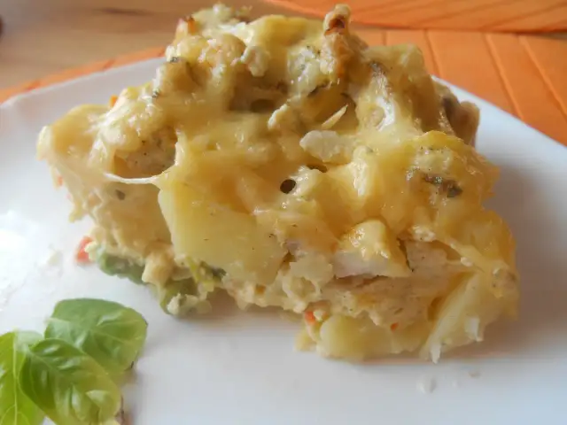 Pyszna zapiekanka rybna z warzywami i serem, która zachwyci każdego