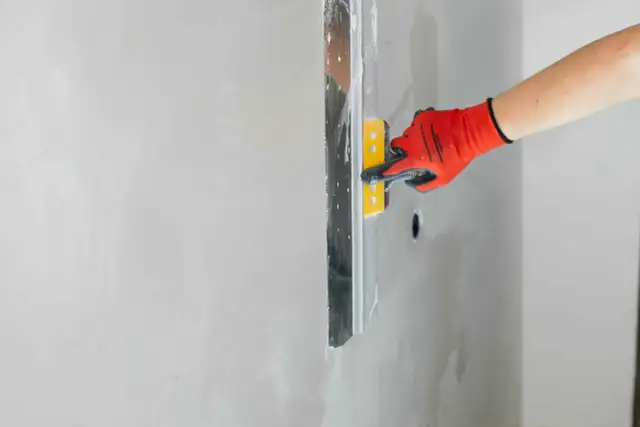 Ile schnie tynk? Cierpliwość się opłaca! Poradnik eksperta