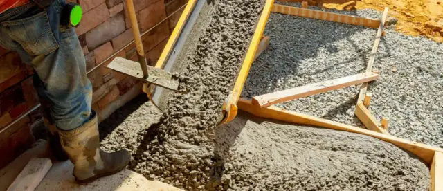 Jak zrobić suchy beton w betoniarce - idealne proporcje i proces mieszania