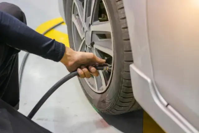 Ile kosztuje wymiana opon na letnie? Zaskakujące ceny w Twoim regionie
