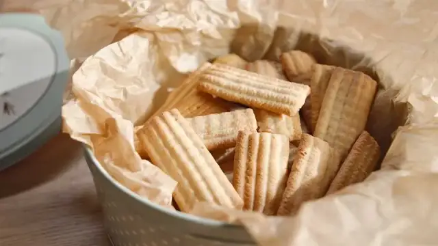 Jak zrobić ciastka z maszynki? Przepis na kruche jak u babci