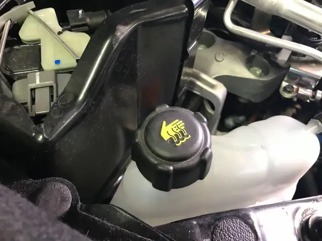 Jak zrobić płyn do chłodnicy - uniknij kosztownych błędów przy produkcji