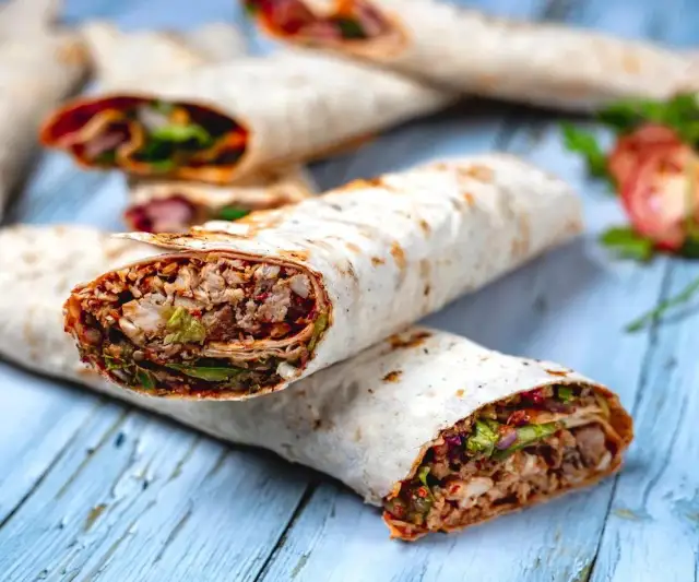 Turecki kebab: Co jesz w Polsce, a co w Turcji? Poznaj prawdę!