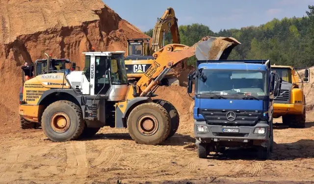 Ile trwa kurs na koparkę? Od zapisu do uprawnień krok po kroku