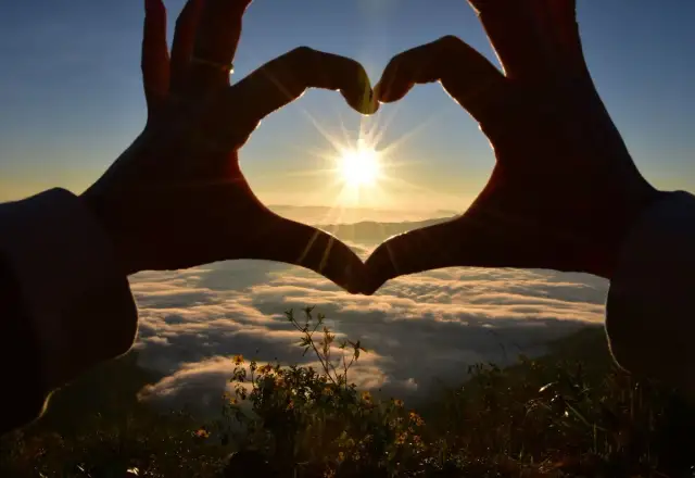"W górach jest wszystko co kocham": Jak wybrać idealną koszulkę?