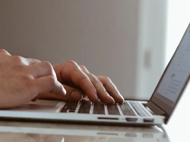Jak zrobić screena na laptopie? Windows, macOS i triki eksperta.