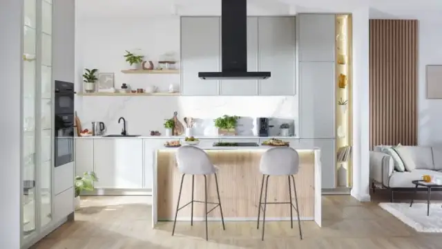 Salon z kuchnią: Jak dobrać kolory? Uniknij błędów!