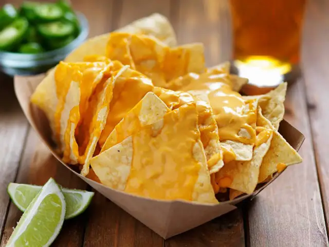 Nachos con queso: La guía para que queden cremosos y crujientes