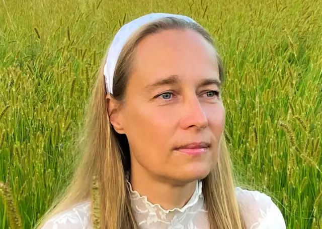 Dojrzała kobieta: Jak rozmawiać, budować więź i unikać błędów?