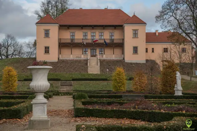 Odkryj Świętokrzyskie: Atrakcje, legendy i Twój plan podróży!