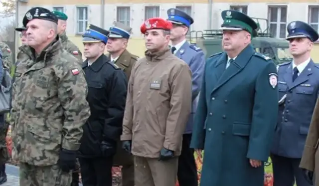 Jakie służby mundurowe wybrać? Kluczowe informacje i porady