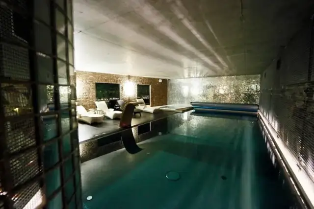 Jak iść na basen w hotelu – najważniejsze zasady i wskazówki