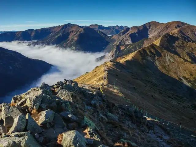 Kasprowy Wierch: Atrakcje, szlaki, narty Twój przewodnik po Tatrach