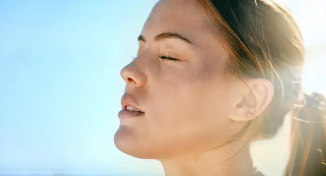 Jak oddychać podczas biegania? Lepsza wydolność i koniec z kolką!