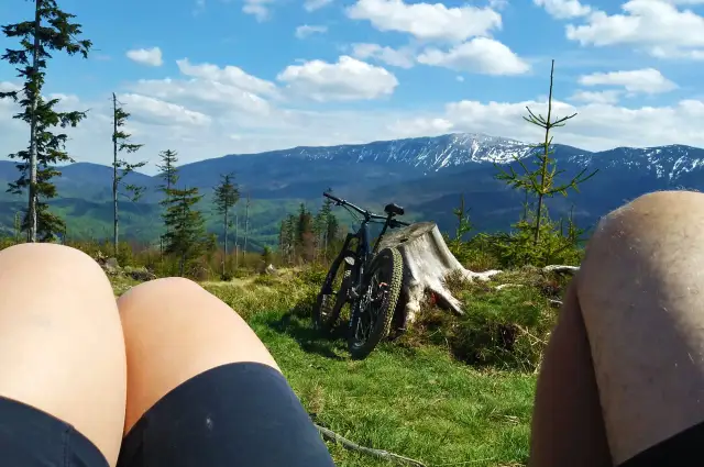 Babia Góra: Ile się wchodzi? Planuj trasę i czas!