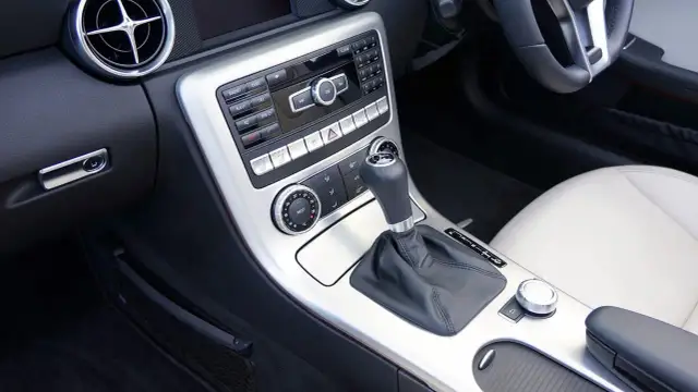 Jak włączyć zapłon w samochodzie i uniknąć problemów z uruchomieniem