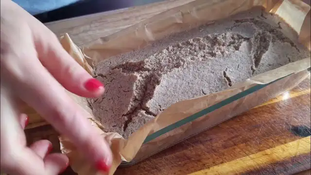 Prosty przepis na ciasto chleb bezglutenowy, który zachwyca smakiem