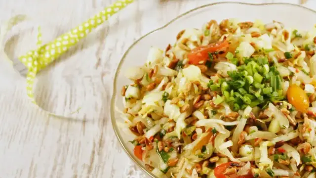 Jak zrobić sałatkę z cykorii - proste przepisy na pyszne dania