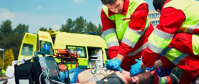 Ile zarabia ratownik medyczny na sorze? Zaskakujące różnice płacowe