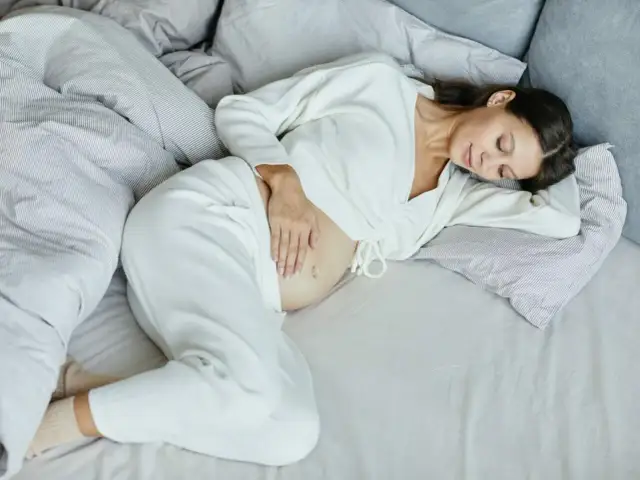 Suchość pochwy w ciąży: Jak bezpiecznie znaleźć ulgę?