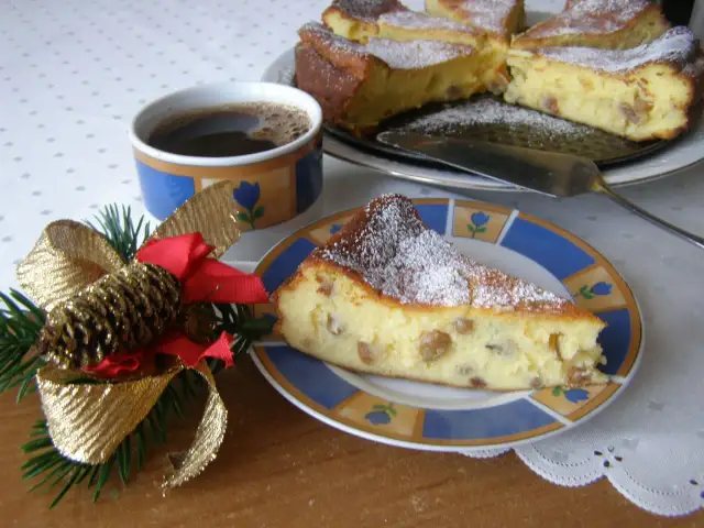 Sernik z rodzynkami czy bez? Rozstrzygam spór i daję przepisy!