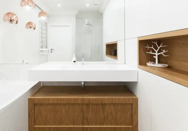 Szafka łazienkowa na wymiar: Ile kosztuje? Poznaj ceny i oszczędzaj!