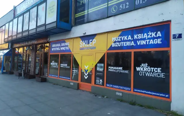 Gdzie oddać ubrania w Szczecinie? Sprawdź najlepsze miejsca na donation