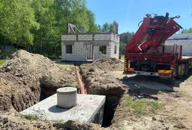 Jak daleko szambo od studni i budynku? Poznaj aktualne przepisy