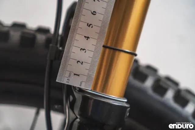 Amortyzator enduro: Powietrze czy sprężyna? Wybierz idealny damper!