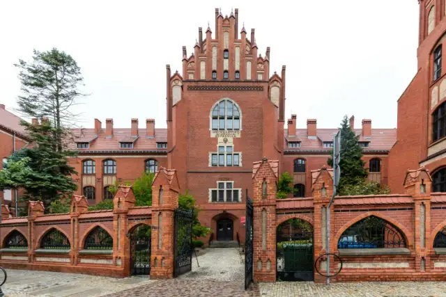 Uniwersytet Mikołaja Kopernika: Kluczowe informacje o uczelni w Toruniu