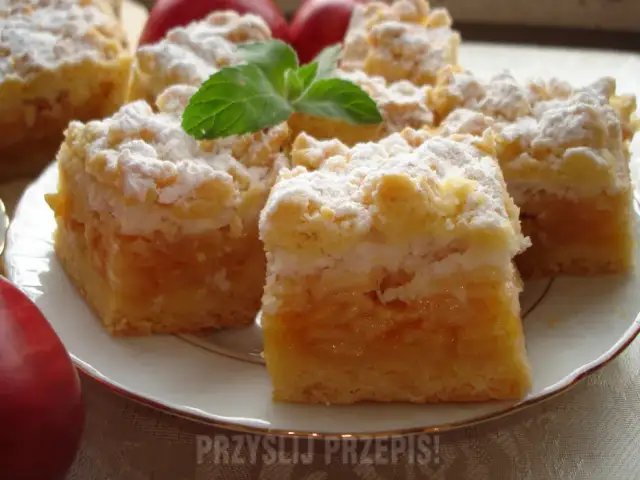 Szarlotka bez zakalca? Zagęść jabłka suchą galaretką!