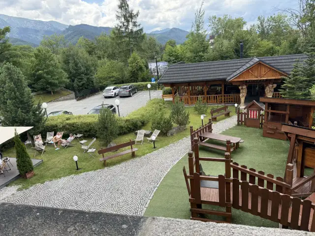 Bacówka pod Reglami: Jak zaplanować idealną wizytę w sercu Tatr?