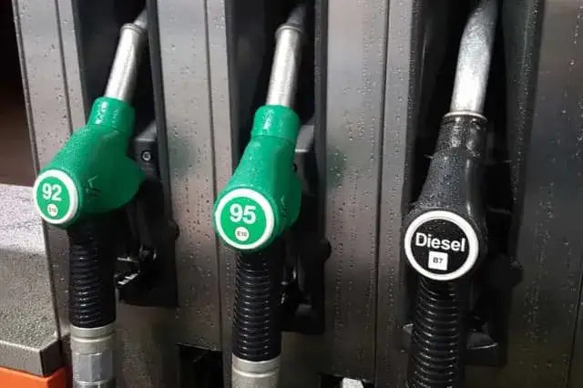 Czym się różni diesel od benzyny? Kluczowe różnice, które musisz znać