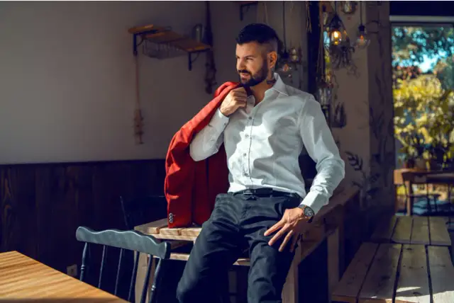 Koszula regular fit - co to znaczy i dlaczego warto ją nosić?