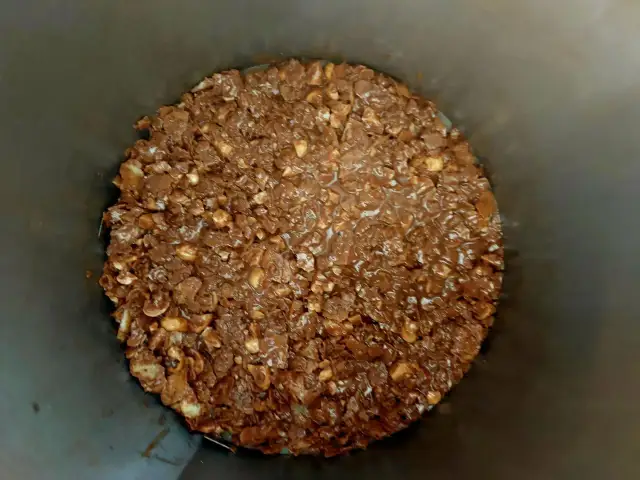 Z czego zrobić chrupkę do tortu, aby zachować idealną chrupkość?