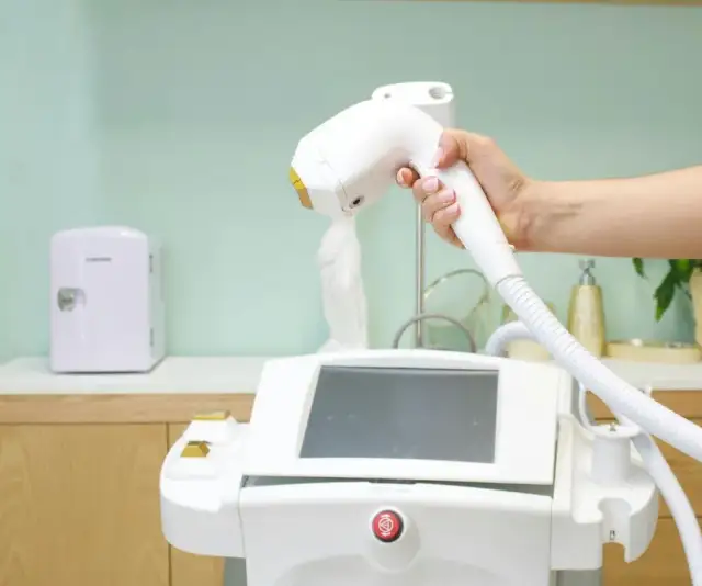 Jak działa depilacja laserowa? Poznaj mechanizm i sekrety skuteczności