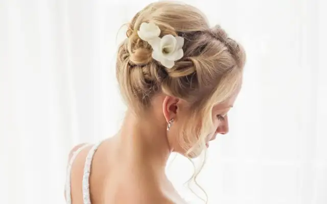 Idealne fryzury na wesele - jaką fryzurę wybrać na wyjątkowy dzień