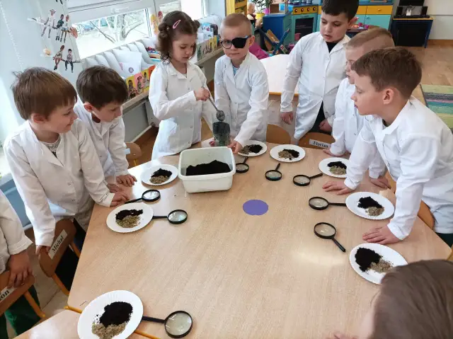 Brudna zabawa, czysta nauka: Eksperymenty z ziemią dla dzieci