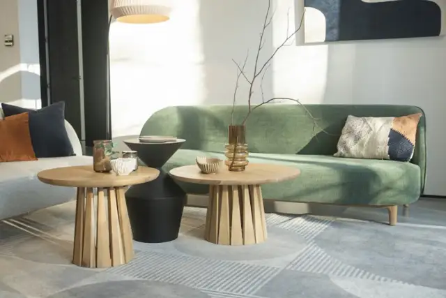 Salon marzeń: Jak ustawić meble funkcjonalnie i stylowo?