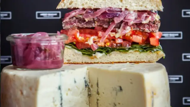 Jaki ser żółty do hamburgera? Wybierz idealny i top!