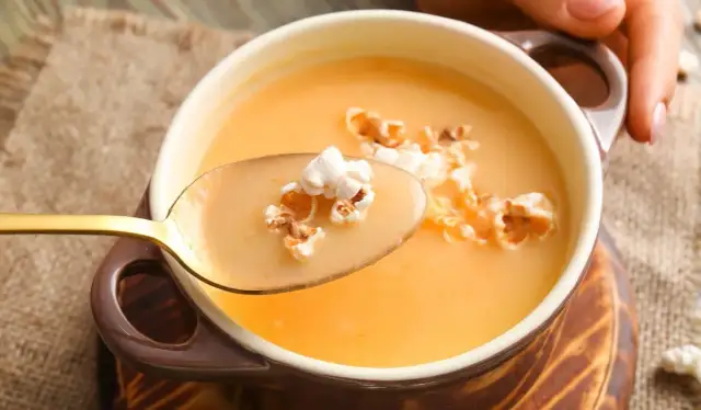 Z czym podawać zupę dyniową, aby zachwycić gości i smakować lepiej