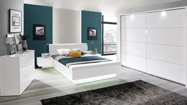 Jakie dodatki do białej sypialni? 10 pomysłów na stylową aranżację