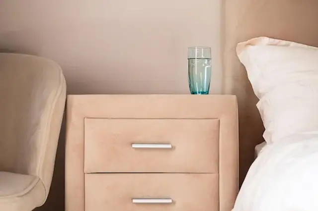 Jak jest po angielsku szafka? Poznaj różne tłumaczenia i przykłady