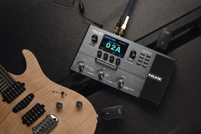 Multiefekt gitarowy: Jak wybrać model i ukręcić brzmienie marzeń?